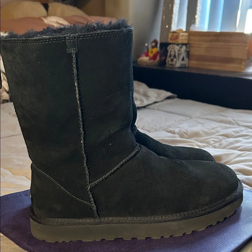 UGG Black Boots with Fur Trim and Zipper - Picture 3 of 6